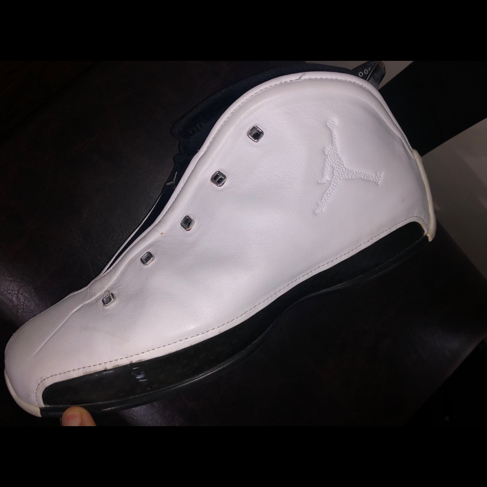 Men’s Jordan - Picture 4 of 4